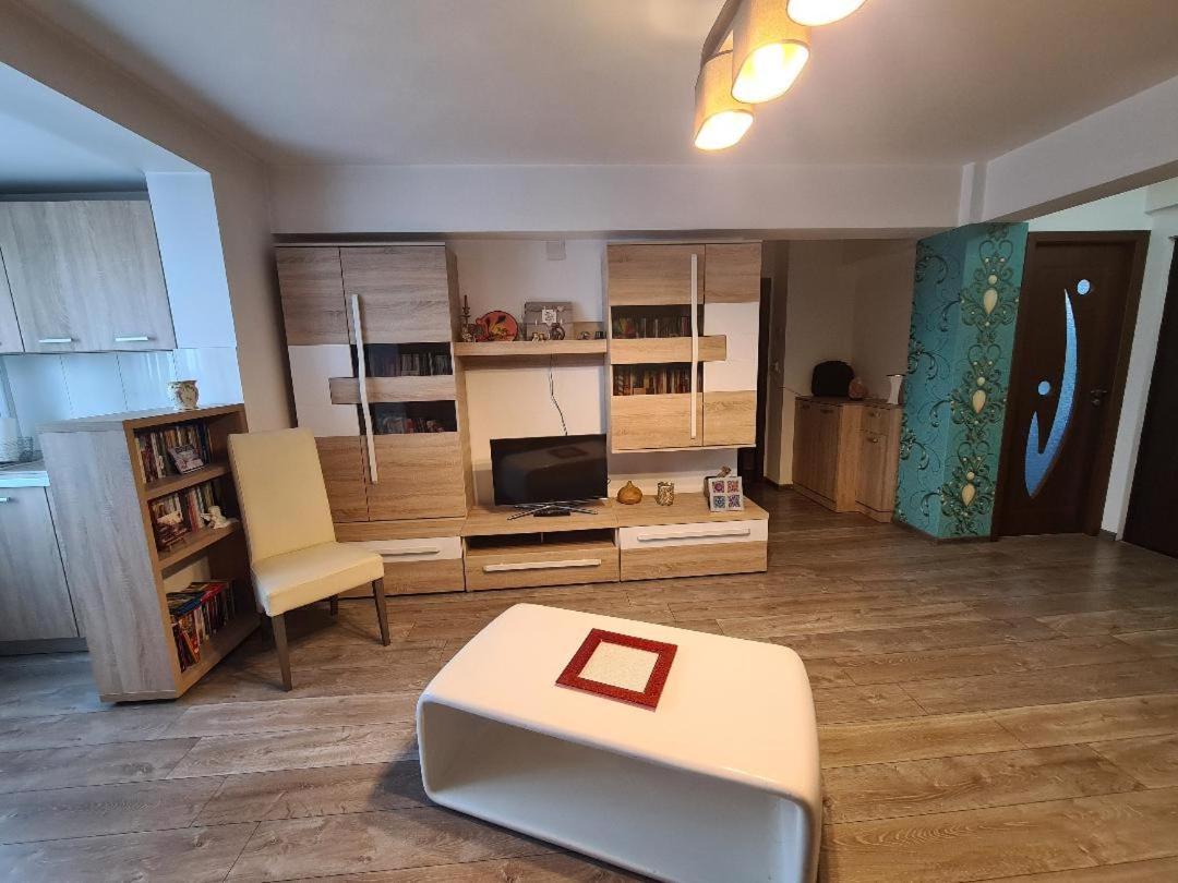 Central Cosy Apart Oradea Apartment Bagian luar foto